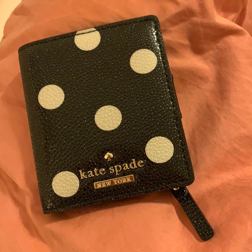 Kate Spade Sunshine Bi-fold Wallet NW/O tags ♠️